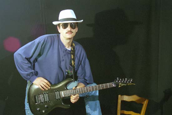 denis guitare.jpg